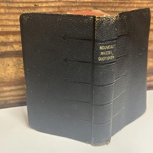 Vintage 1946 French Missal, French Prayer Book, New Daily Missal For Dioceses, Specifics of France and Canada, Nouveau Missel Quotidien