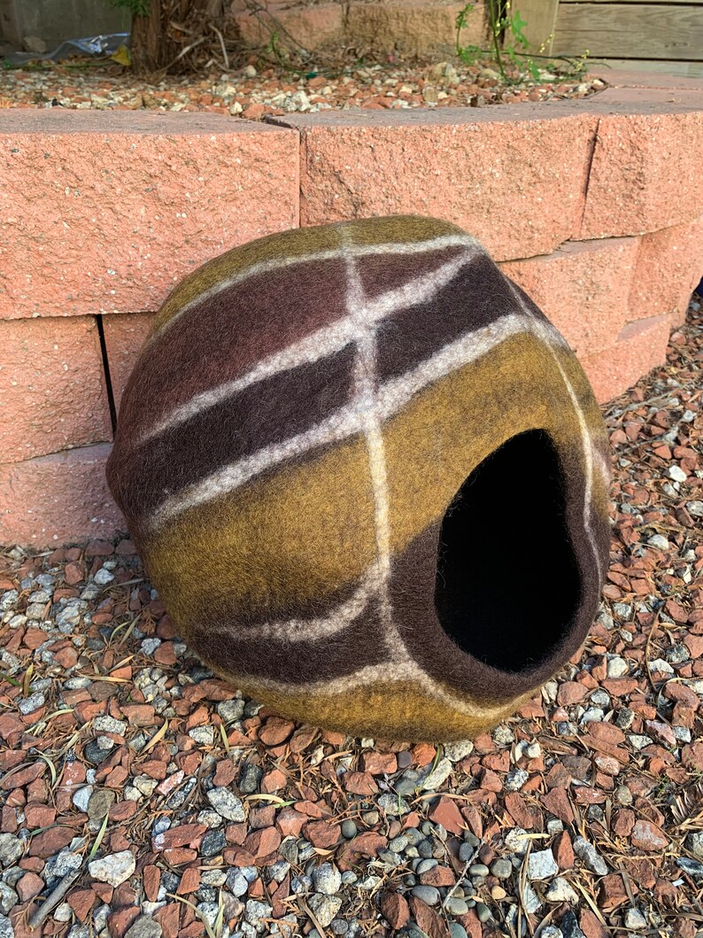 Best Aesthetic Wool Cat Cave House/ Felt Cat Bed Furniture/ Warm Cat Hiding Bed/ Crochet Cat Cocoon Bed/ Cute Handmade Cat House/ Pet House image 5