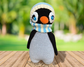Joli pingouin en peluche au crochet | Poupée Amigurumi faite main de pingouin empereur | Pingouin miniature duveteux | Petits animaux en cadeau de baby shower
