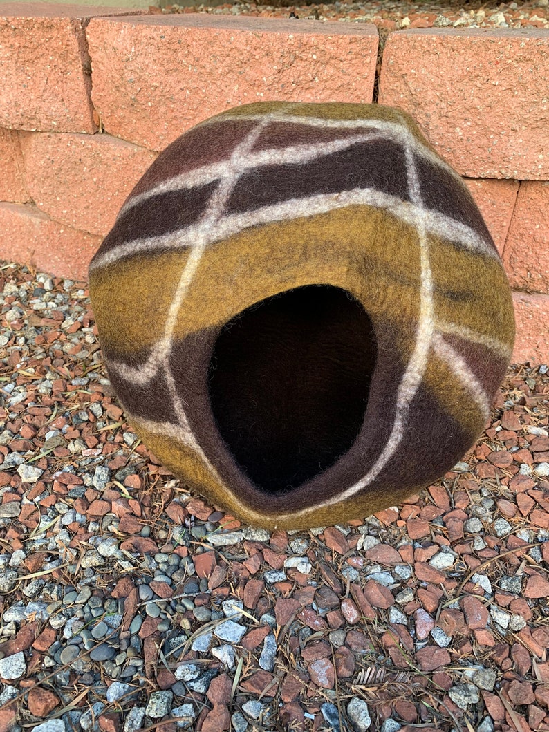 Best Aesthetic Wool Cat Cave House/ Felt Cat Bed Furniture/ Warm Cat Hiding Bed/ Crochet Cat Cocoon Bed/ Cute Handmade Cat House/ Pet House image 4