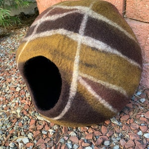 Best Aesthetic Wool Cat Cave House/ Felt Cat Bed Furniture/ Warm Cat Hiding Bed/ Crochet Cat Cocoon Bed/ Cute Handmade Cat House/ Pet House image 6