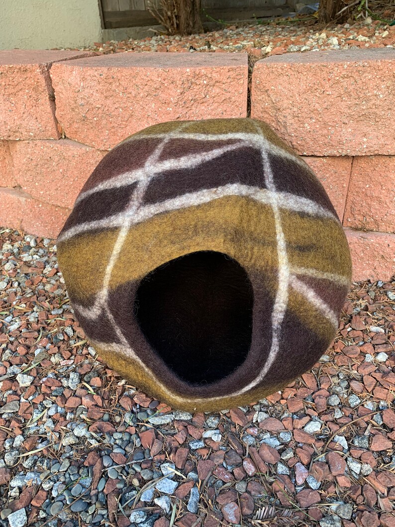 Best Aesthetic Wool Cat Cave House/ Felt Cat Bed Furniture/ Warm Cat Hiding Bed/ Crochet Cat Cocoon Bed/ Cute Handmade Cat House/ Pet House image 8