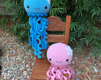 Crochet Jellyfish Plush | Crochet Octopus Plushie | Cute Jellyfish Miniature | Handmade Octopus Figurine | Amigurumi Jellyfish Toy