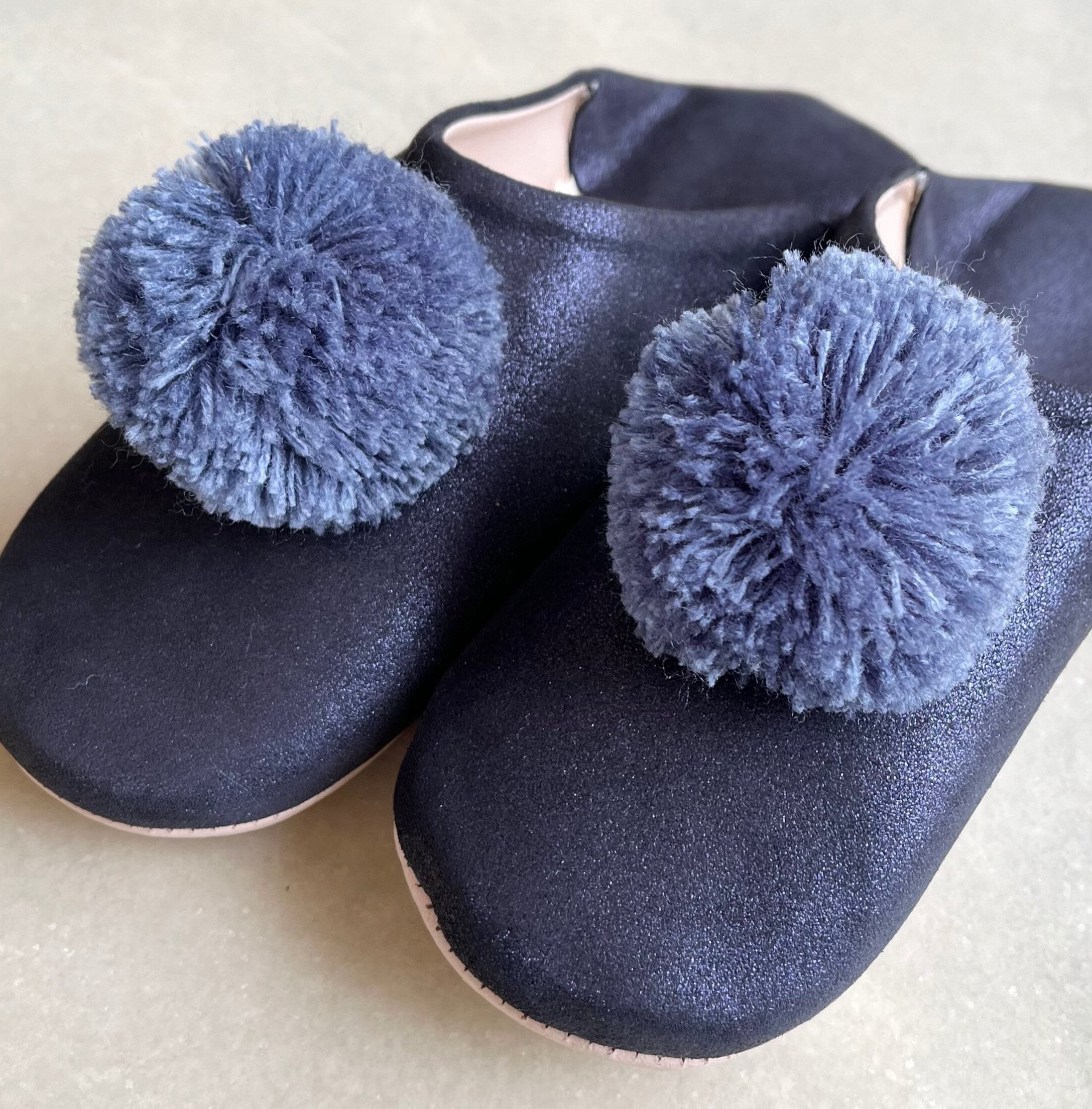 Babouche pompon sales