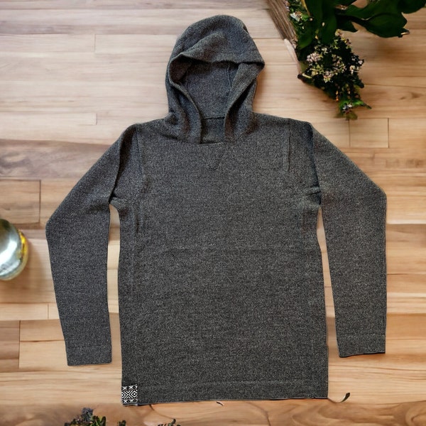 Abenteurer Alpaka Hoodie. Hypoallergen, wärmeregulierend. Perfekt für Reisen, Jagen und Wandern. Unisex. Hergestellt in den Anden von Peru.