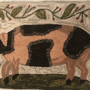 Priscilla Pig Pattern on Linen