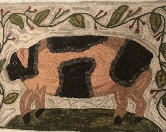 Priscilla Pig Hooked Rug