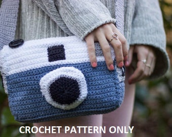 CROCHET PATTERN -- Camera Purse