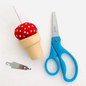 Wood pincushion sewing set