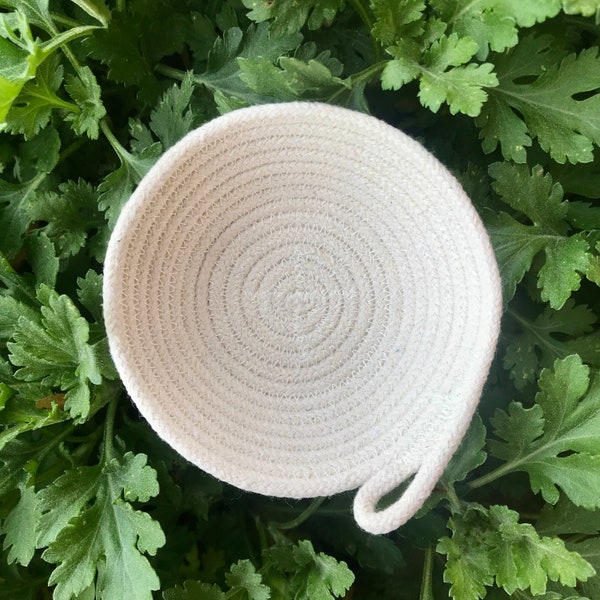 Simple rope bowls