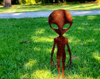 Handmade Rusted Metal Alien Garden Stake | UFO Yard Art Sculpture