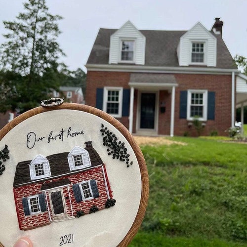 Custom home embroidery and custom embroidery ornaments