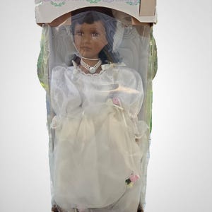 VICTORIAN BEAUTY vintage 20 inch porcelain Bride doll new African American Ethnic dark skin