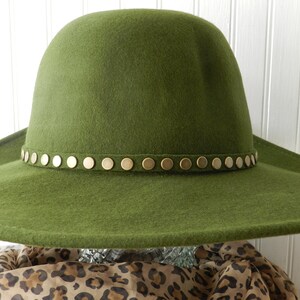 BCBG/MAXAZRIA/ Dusty Olive/ Size OS