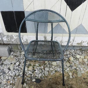 ViNTAGE F0LDING CHAiR by RiD JiD/0NE CHAiR AVAiLABLE/0RIGINAL PAiNT C0LOR