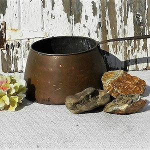 ANTIQUE COPPER POT