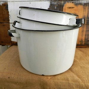 3 ENAMELWARE POTS With Lids (6 Piece)