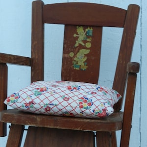 ANTIQUE DOLL HIGH Chair