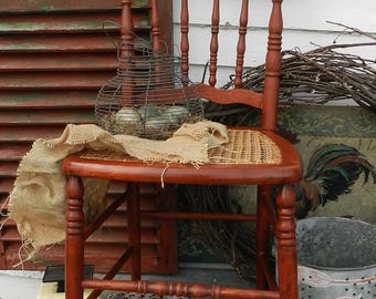 RUSTiC ANTiQUE CANED CHAiR