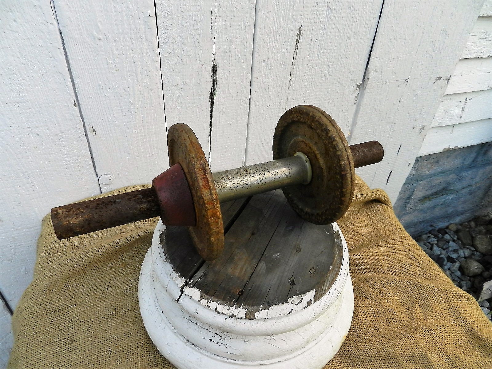 Poids Fonte Vintage Paire D'anciennes Plaques De Poids En Fonte 5 Lb - Standard, Pour Barre De Musculation - Marque Billard Poids Anciens 5 Lb Pour Barre Musculation Billard Occasion