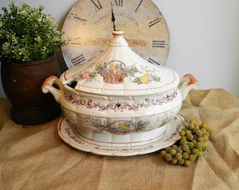 VINTAGE TRANSFERWARE TUREEN/No Ladle