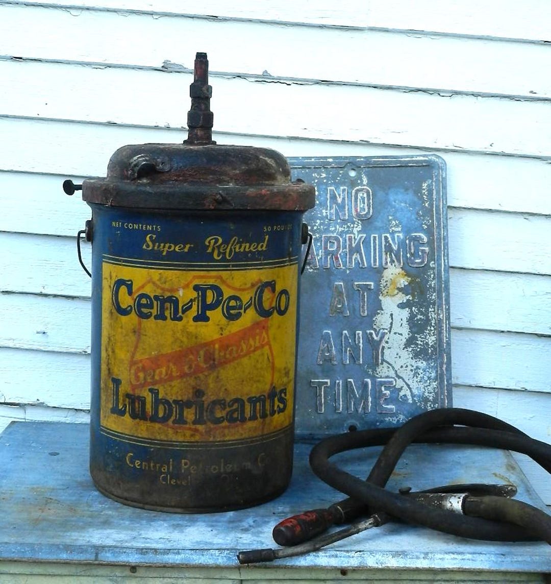 CENTRAL PETROLEUM C0 / Cen Pe Co Gleitmittel / 50 lbs. METALLEIMER MIT DECKEL & SCHLAUCH - Etsy.de CENTRAL PETROLEUM C0 / Cen Pe Co Gleitmittel / 50 lbs. METALLEIMER MIT DECKEL & SCHLAUCH - Etsy.de