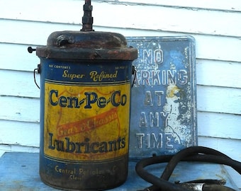 CENTRAL PETROLEUM C0/Cen Pe Co Lubricants/ 50 LB. MeTAL PAiL WIth LId  & H0SE
