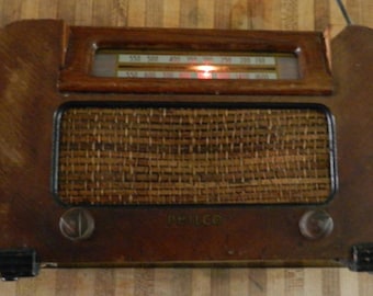1939-1942 PHILC0 M0DEL 42-321 ANTiQUE TuBE RADI0/LiGHTS UP WiTH STATIC/L0CATED STATI0N at NiGHT