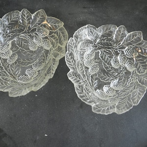 PAiR 0F L0GANBERRY INDiANA GLASS BOWLS/7 1/4&quot; EXCELLENT.