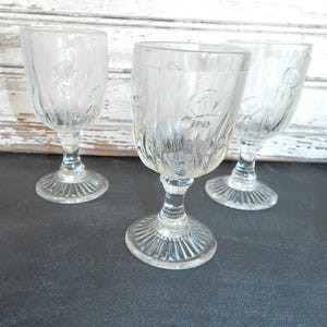 3 JEANNETTE IRiS CRYSTAL WiNE G0BLETS/4 1/4&quot;/3 0Z.