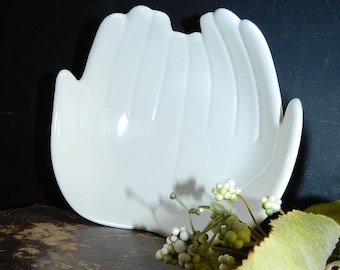 PuT Y0UR HANDs T0GETHER-ViNTAGE WHiTE CERAMiC HANDS B0WL DESiGNED by YuMi MASUK0 F0R T0NERICO/2002