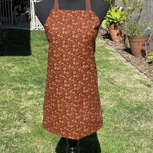 Leaves in brown apron