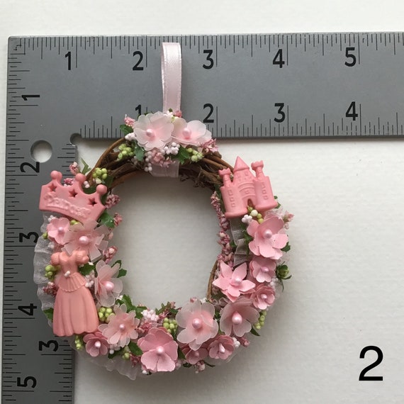miniature wreaths for dollhouse