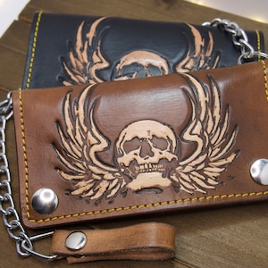 CARTERA BIKER HECHA A MANO con cadena, Acabado Antiguo