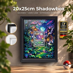Könnte beinhalten: Ein 20x25cm schwarzer Schattenfugenrahmen mit einer Sammelkarte, die über einem erweiterten, lebendigen, farbenfrohen Fantasy-Wald-Kunstwerk zentriert ist. Der Rahmen enthält ein Kartenetui und den Text 20x25cm Shadowbox, RAHMEN + CARD CASE + EXTENDED ARTWORK.