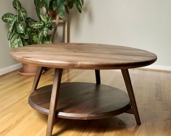 Table basse circulaire avec étagère