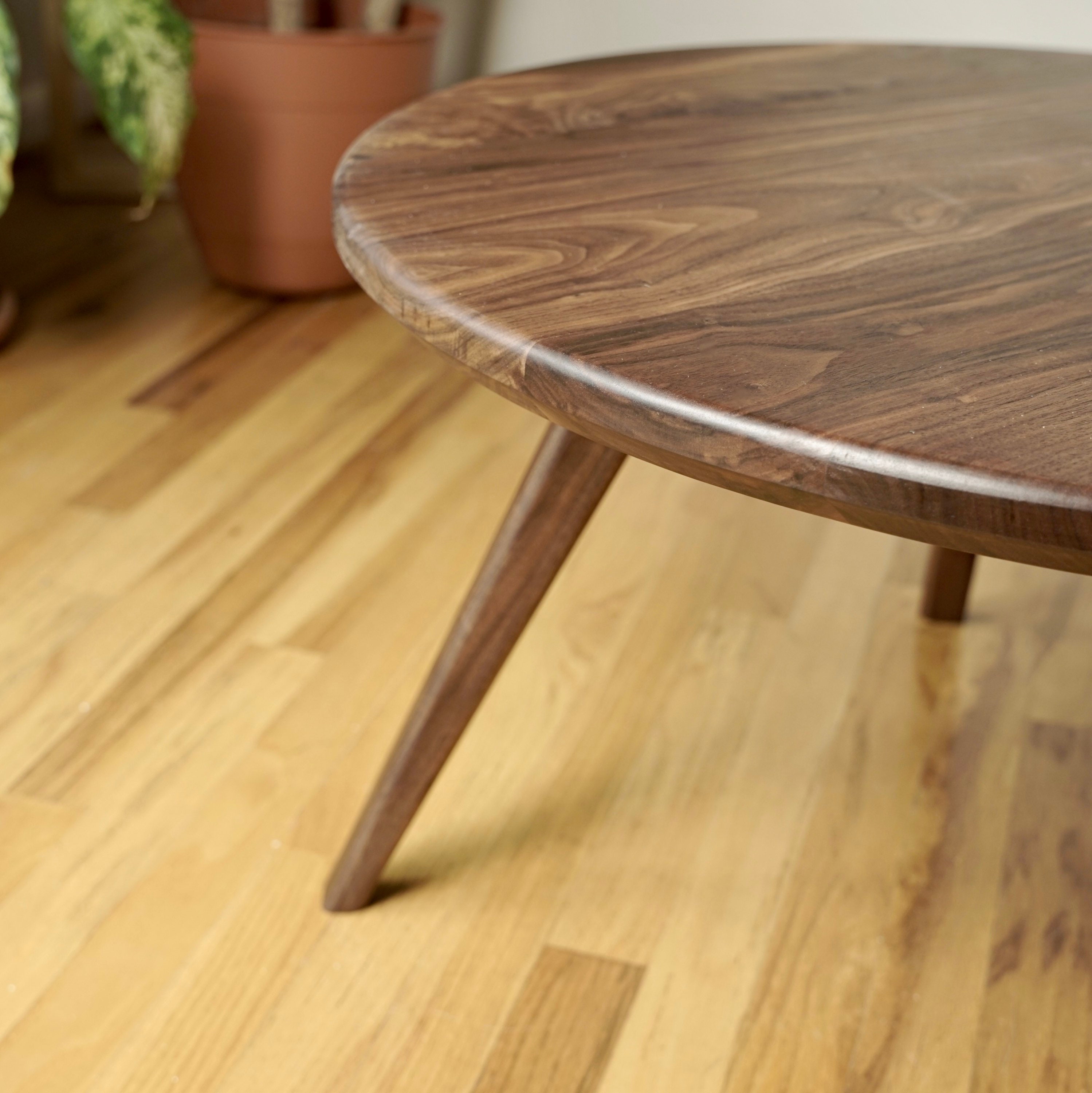 Gumtree round coffee on sale table