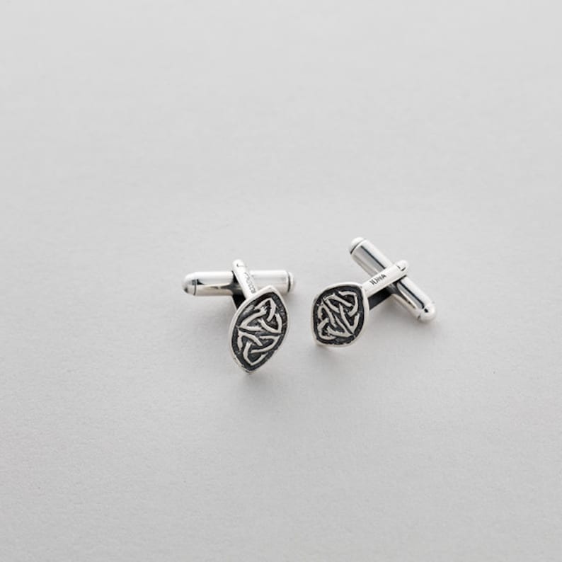 Isle of Iona. Oval Trinity Cufflinks Sterling Silver Cufflinks by Aosd\u00e0na