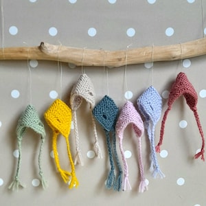Maileg kleine Schwester/Bruder Accessoires Set. Maus Mütze und Schal. Miniaturpuppenkleidung, kleine Puppenkleidung, gestrickte Puppenkleidung.