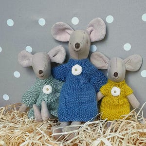Maileg mouse mother/big sis/little sis dress. Knitted toy dress. Pure wool dress. Tiny toy clothes. Miniature dress. Handmade dress.