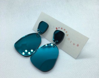 Forest Green Laser Cut Acrylic Dangle Earrings Statement Drop Earring Emerald Mirrored Pebble Shape Modern Earrings