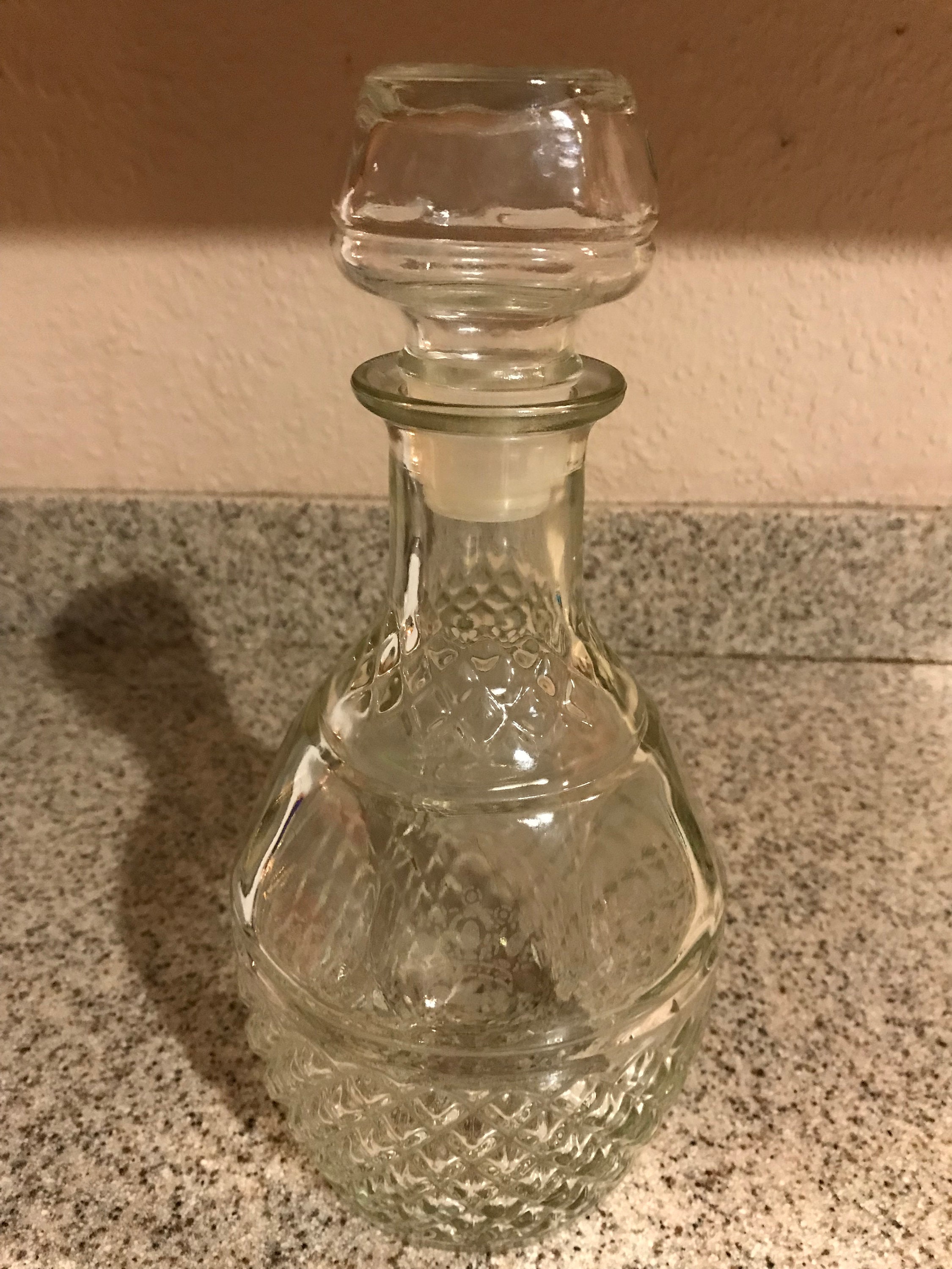 Vintage Mid Century WhiskyWineAlcohol Decanter Glass with Lid Vintage Mid Century WhiskyWineAlcohol Decanter Glass with Lid