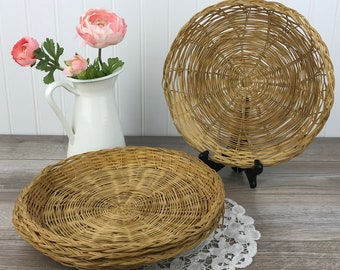 Vintage Wicker Plates, Set of 4 Paper Plate Holders, Rattan Plate holder, 9.75 inches, Rustic Picnic, Boho Chic, Wall Art Home Decor, Gift