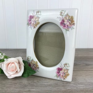 Cadre photo vintage en céramique blanche Shabby Chic, Floral rose, Cadre photo vide, Carte personnalisée du Canada, Fabriqué au Japon, Cadeau de fête des Mères