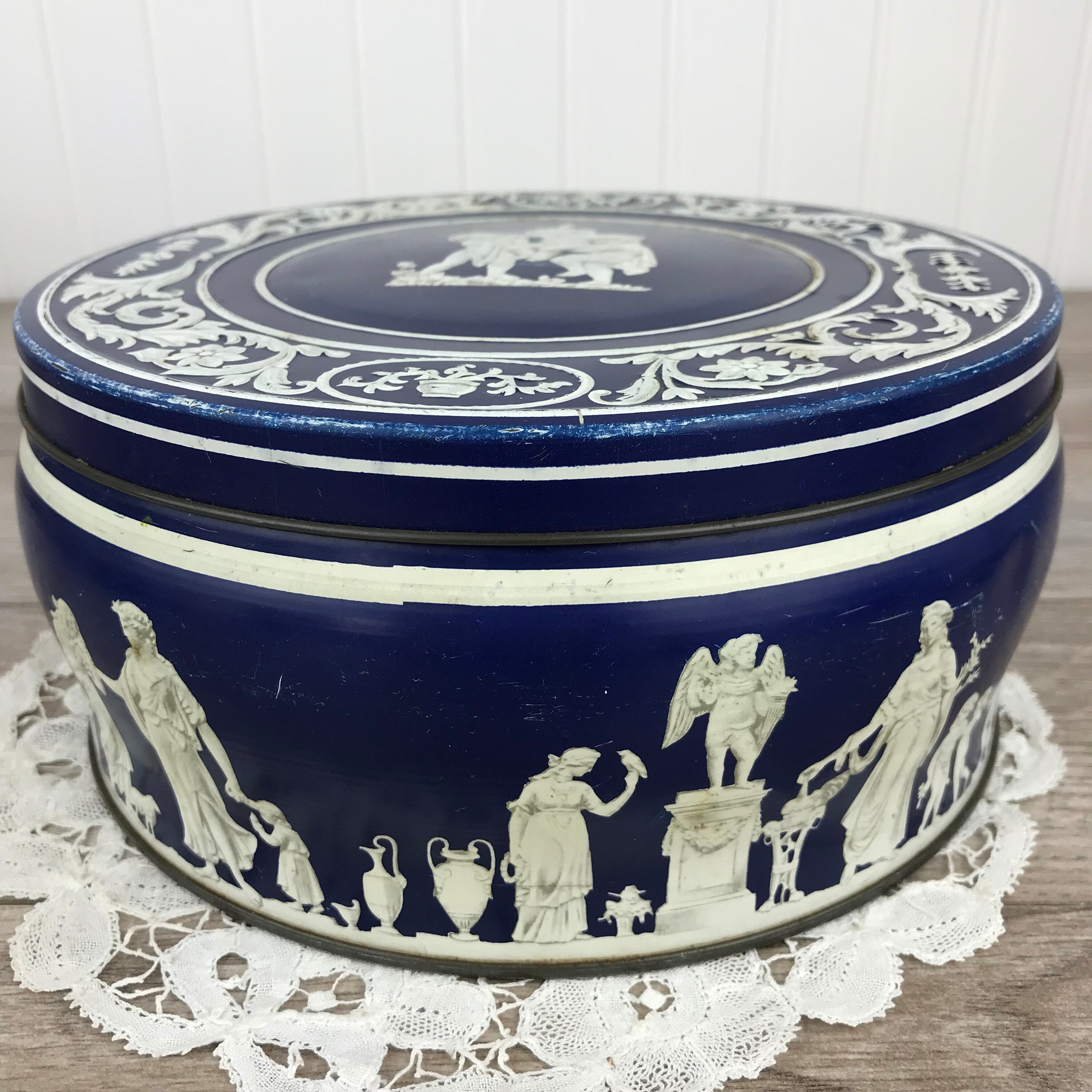 Vintage Huntley & Palmers Biscuits Tin, Mid-century Cookie Tin, Greek  Themed, Cherub, Cobalt Blue, London England, Old Round Cookie Tin -   Canada