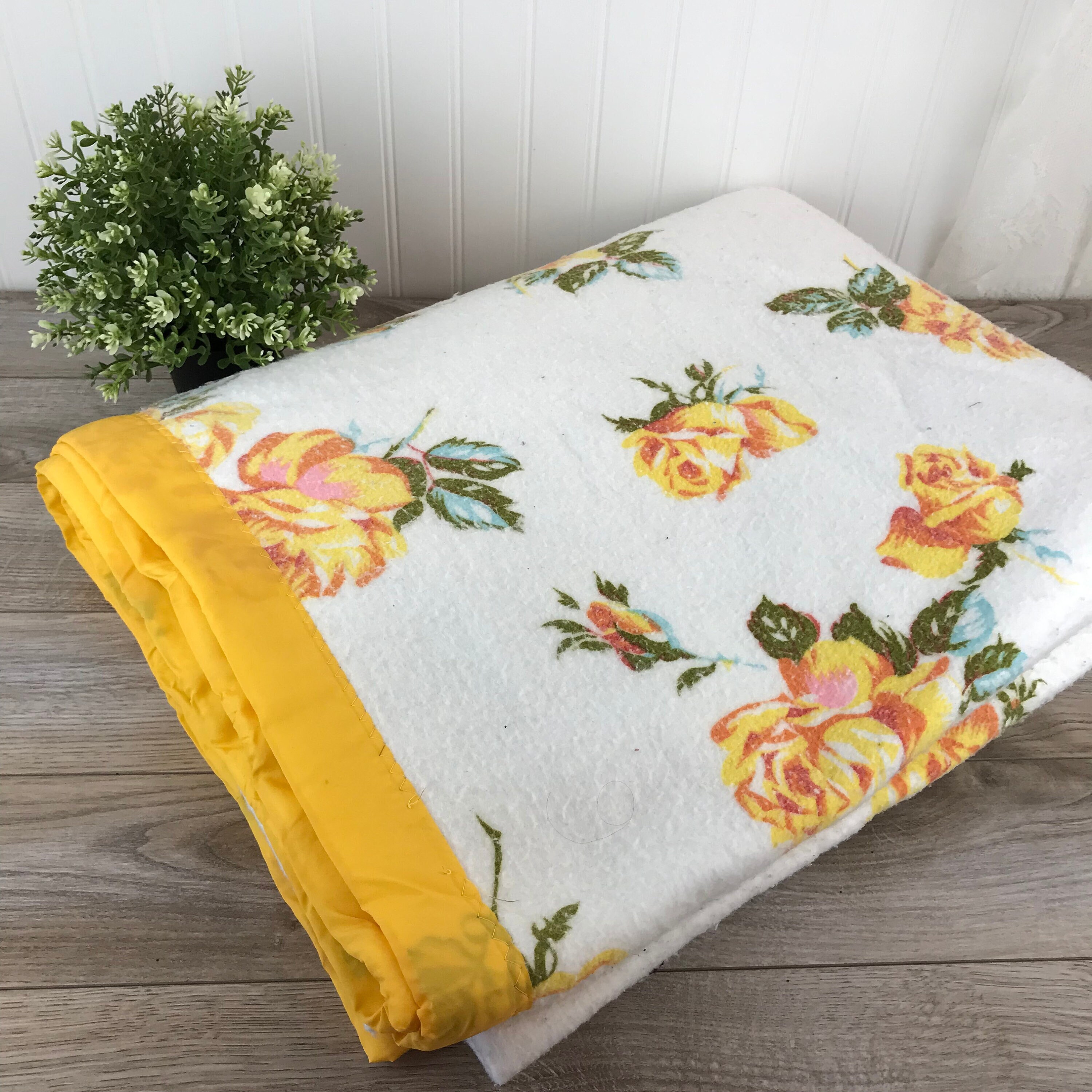 Vintage Bright Yellow Floral Blanket W Satin Trim 70 X 87 Soft Polyester Blanket Colorful Retro Funky 60s Cottage Core Picnic Etsy