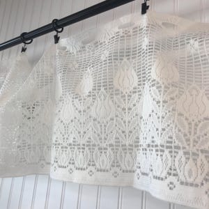 Ensemble vintage de 3 cantonnières de rideaux en dentelle blanc cassé avec motif floral tulipe, cantonnière de rideau de café en dentelle, cuisine de campagne