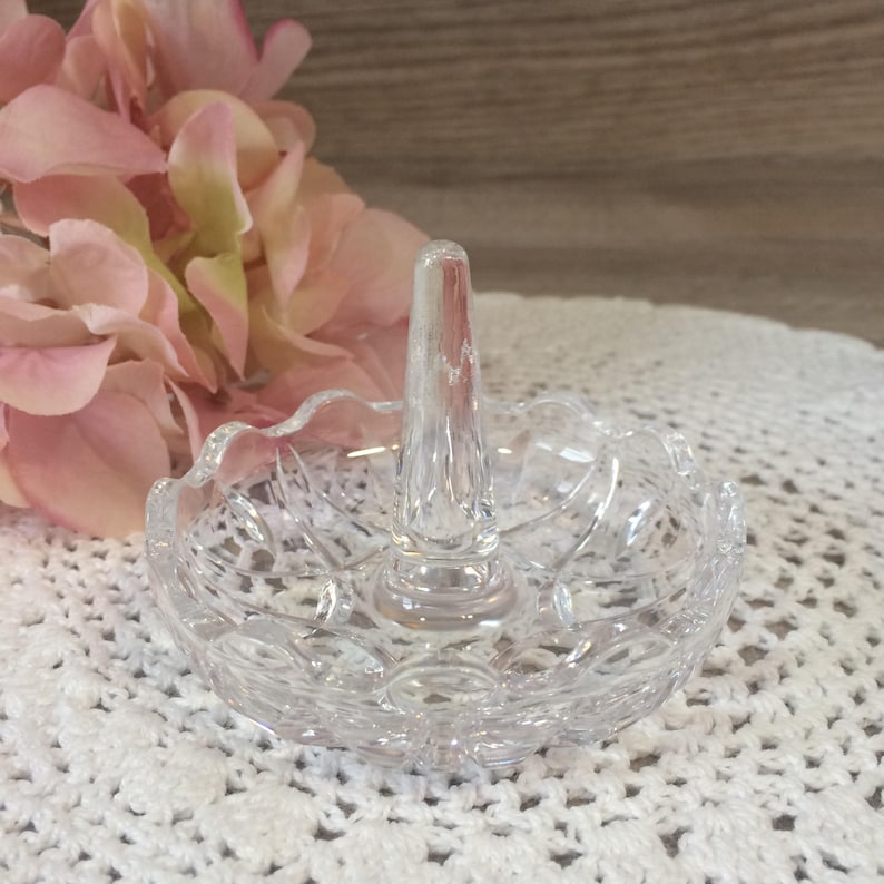 Valentine/'s day Gift Vintage Crystal Ring Dish for your Vanity of Bed Side Table Jewelry Storage Romantic Gift Trinket dish