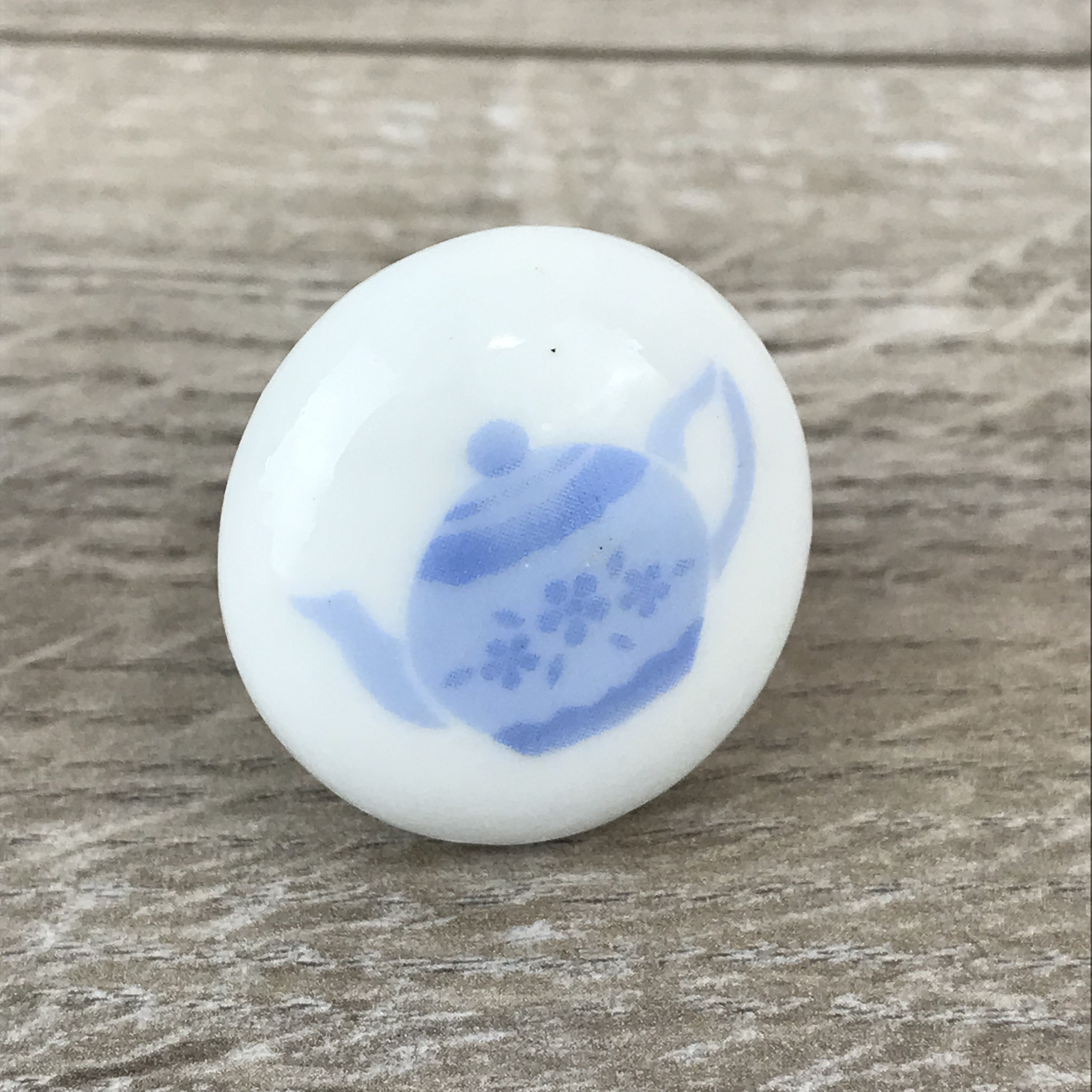Set of 4 Vintage white Ceramic Drawer Knobs Blue Teapot Pattern, Original Packaging & Hardware, Furniture Knobs Pulls, 1 1/4'' Round Handles
