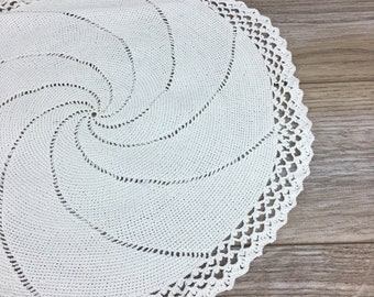 Boho Chic Decor Rustic Country Living Vintage White Cotton Crochet Doily Centerpiece Round 14'' Doily Romantic Shabby Chic